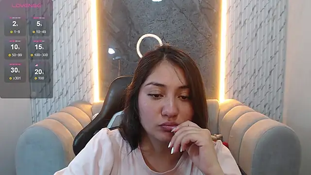 Snapshot of Ivony18_b chatting on 30, 11, 2025 Ivony18 b online show from 30, 11, 2025