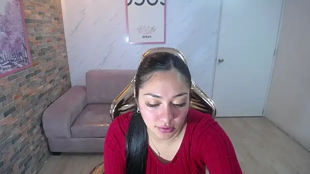 Snapshot of Ivony18_b chatting on 18, 9, 2025 Ivony18 b online show from 18, 9, 2025