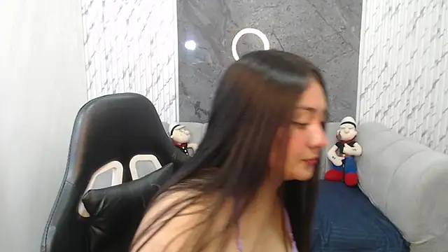 Snapshot of Ivony18_b chatting on 24, 11, 2025 Ivony18 b online show from 24, 11, 2025