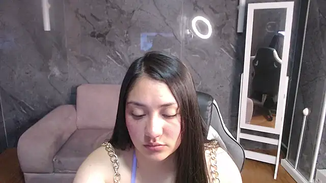 Snapshot of Ivony18_b chatting on 10, 10, 2025 Ivony18 b online show from 10, 10, 2025