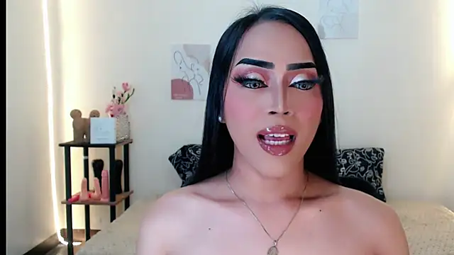 Lessandra Lust online show from 3, 10, 2025