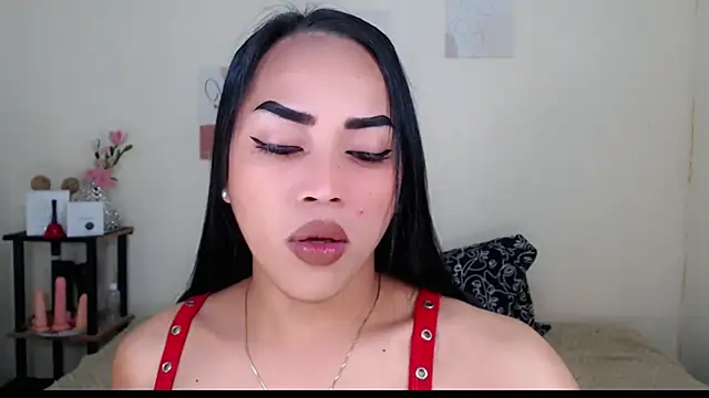 Lessandra Lust online show from 28, 10, 2025