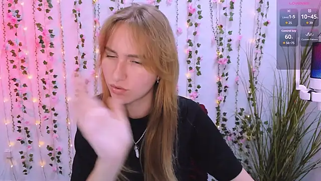 Snapshot of beauty_ginger_ chatting on 18, 9, 2025 beauty ginger online show from 18, 9, 2025