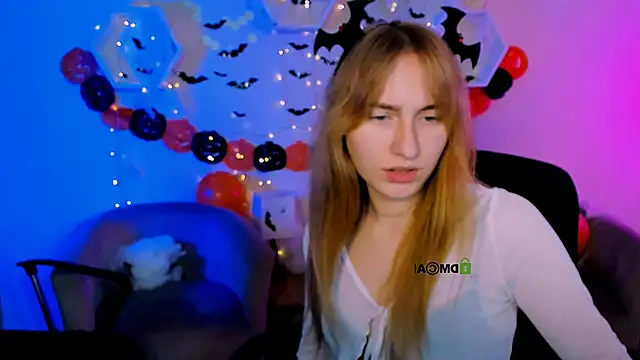 Snapshot of beauty_ginger_ chatting on 30, 10, 2025 beauty ginger online show from 30, 10, 2025