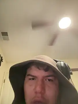 Snapshot of Vic2Big chatting on 21, 12, 2025 Vic2Big online show from 21, 12, 2025