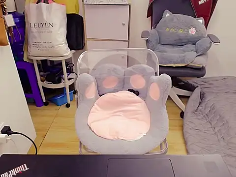 Phuong Myy online show from 20, 11, 2025