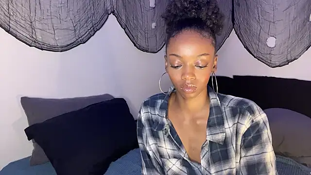 Trixie luv1 online show from 15, 10, 2025