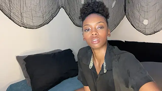 Trixie luv1 online show from 16, 10, 2025