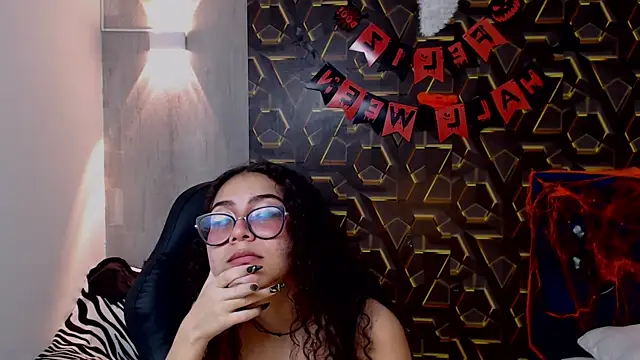 Snapshot of honeymoon_12 chatting on 30, 10, 2025 honeymoon 12 online show from 30, 10, 2025