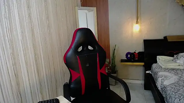 Snapshot of honeymoon_12 chatting on 9, 11, 2025 honeymoon 12 online show from 9, 11, 2025