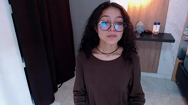 Snapshot of honeymoon_12 chatting on 19, 9, 2025 honeymoon 12 online show from 19, 9, 2025