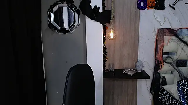 Snapshot of honeymoon_12 chatting on 25, 10, 2025 honeymoon 12 online show from 25, 10, 2025