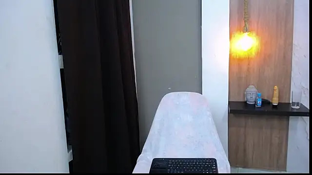 Snapshot of honeymoon_12 chatting on 24, 9, 2025 honeymoon 12 online show from 24, 9, 2025