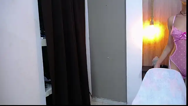 Snapshot of honeymoon_12 chatting on 23, 9, 2025 honeymoon 12 online show from 23, 9, 2025