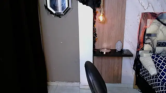 Snapshot of honeymoon_12 chatting on 24, 10, 2025 honeymoon 12 online show from 24, 10, 2025