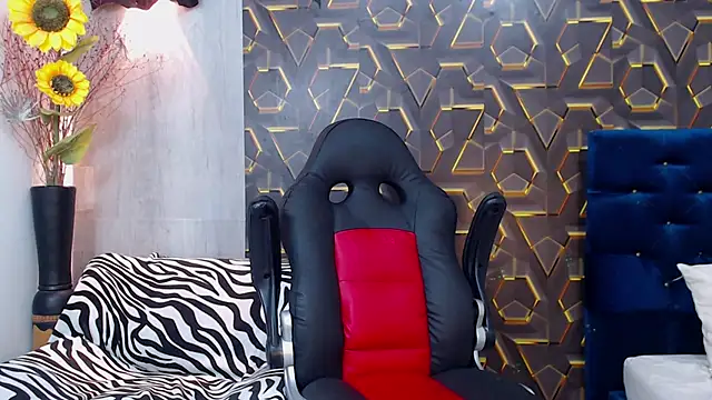 Snapshot of honeymoon_12 chatting on 6, 11, 2025 honeymoon 12 online show from 6, 11, 2025