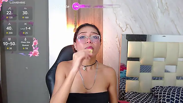 Snapshot of honeymoon_12 chatting on 5, 7, 2026 honeymoon 12 online show from 5, 7, 2026