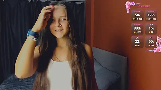 Snapshot of day_may chatting on 8, 10, 2025 day may online show from 8, 10, 2025