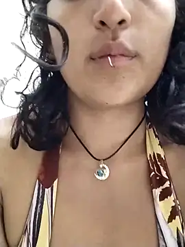 luna love xoxo online show from 5, 10, 2025