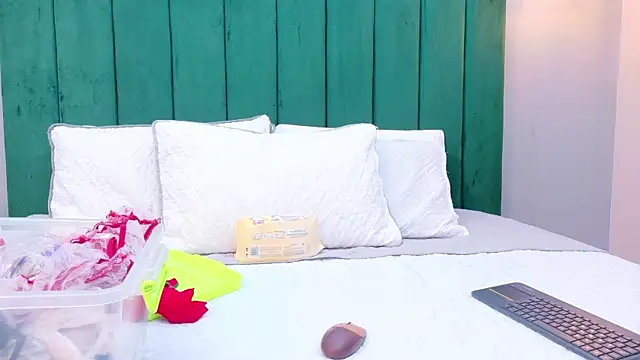 Ashley Evans22 online show from 17, 12, 2025