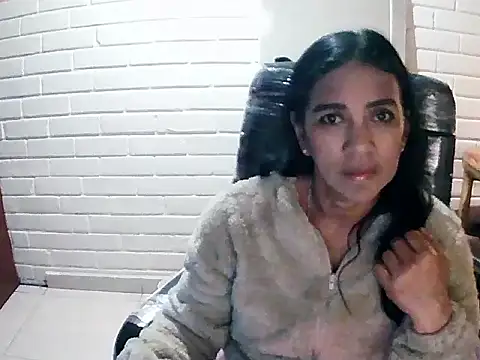 MiiaVelasquez online show from 15, 10, 2025