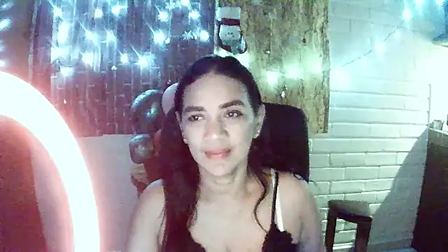 MiiaVelasquez online show from 18, 12, 2025