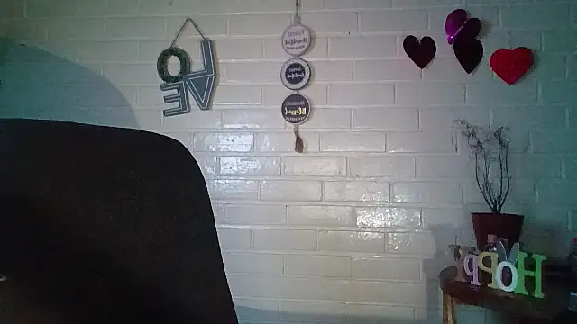 MiiaVelasquez online show from 6, 4, 2026