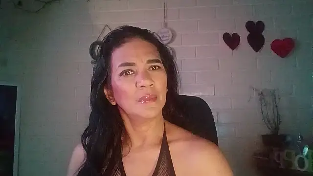 MiiaVelasquez online show from 4, 4, 2026