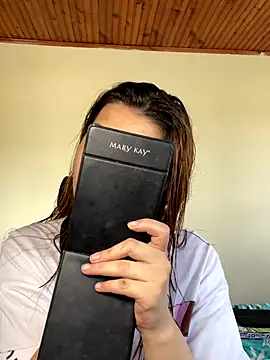 CoraVibes online show from 14, 9, 2025