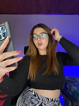 CoraVibes online show from 18, 9, 2025