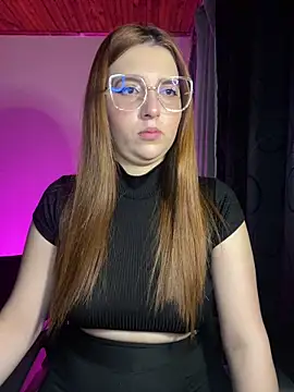 CoraVibes online show from 4, 12, 2025