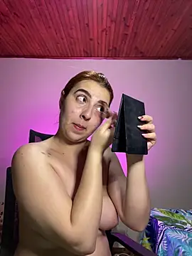 CoraVibes online show from 9, 11, 2025