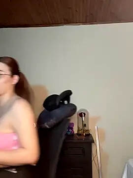 CoraVibes online show from 16, 11, 2025