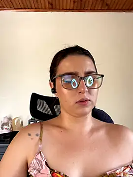 CoraVibes online show from 20, 9, 2025