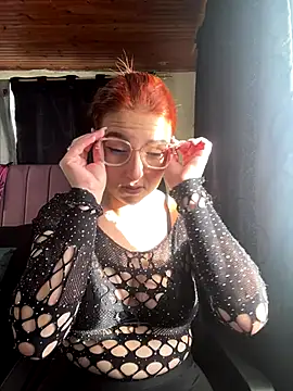 CoraVibes online show from 28, 10, 2025