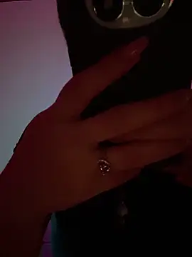 CoraVibes online show from 6, 11, 2025