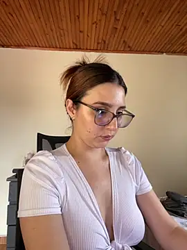 CoraVibes online show from 27, 9, 2025