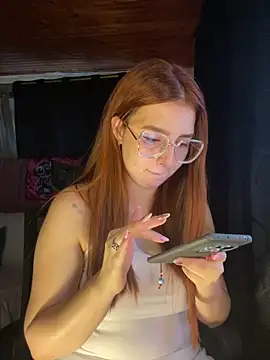 CoraVibes online show from 15, 10, 2025