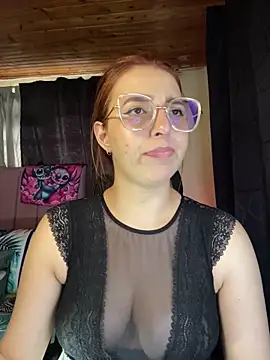 CoraVibes online show from 9, 10, 2025