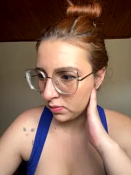 CoraVibes online show from 23, 11, 2025