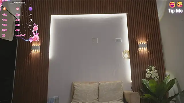 Roxybeautyy online show from 3, 10, 2025