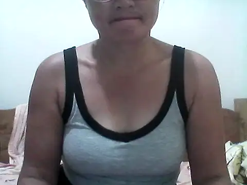 nathalie0045 online show from 6, 4, 2026