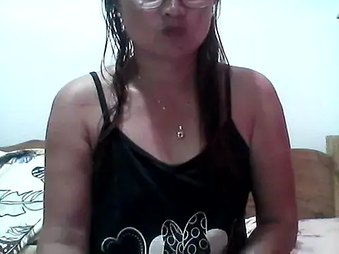 nathalie0045 online show from 3, 10, 2025