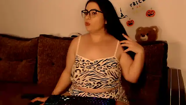 Snapshot of SpecialMonique chatting on 21, 10, 2025 SpecialMonique online show from 21, 10, 2025