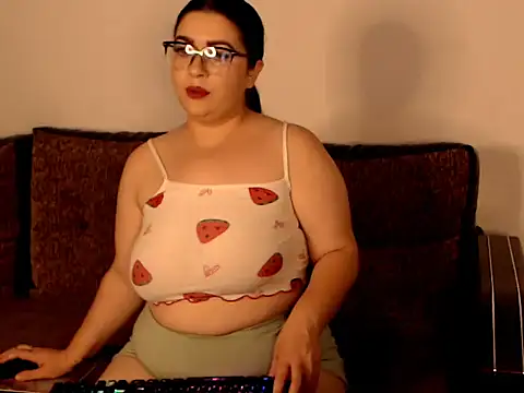 Snapshot of SpecialMonique chatting on 6, 10, 2025 SpecialMonique online show from 6, 10, 2025