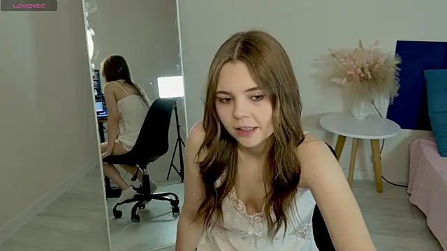 LeksaLove online show from 30, 10, 2025