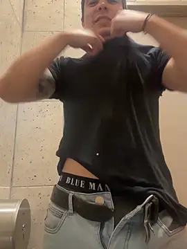 Snapshot of 9999Alez chatting on 13, 9, 2025 9999Alez online show from 13, 9, 2025