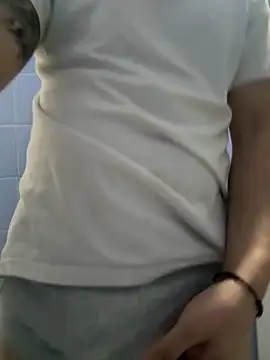 Snapshot of 9999Alez chatting on 30, 10, 2025 9999Alez online show from 30, 10, 2025