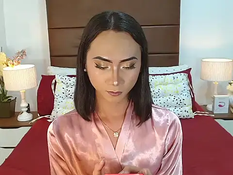 Snapshot of BlaireWilzon chatting on 13, 10, 2025 BlaireWilzon online show from 13, 10, 2025