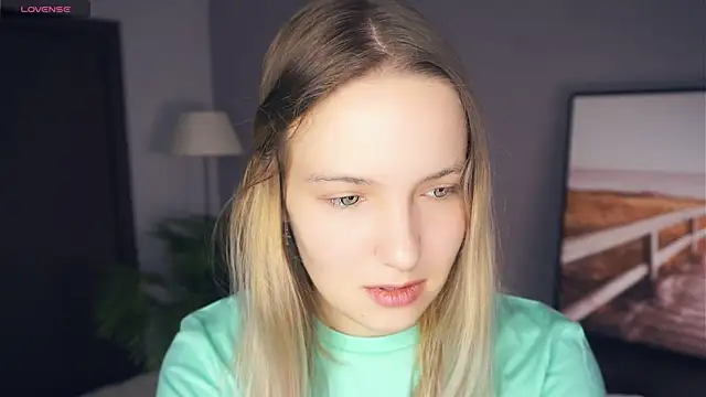 HongTomczak online show from 9, 9, 2025